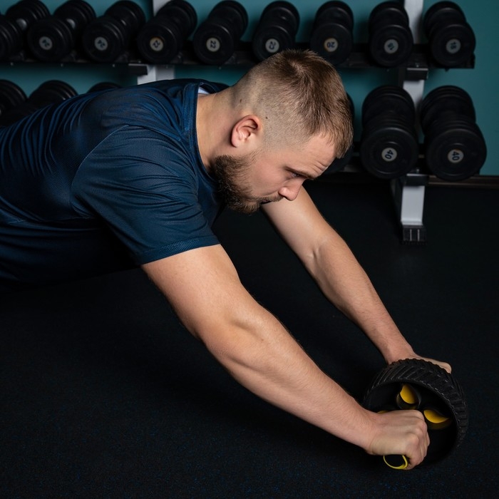 Ролик для пресса ONLYTOP, 29х15х15 см, с ковриком Ролик для пресса ONLYTOP, 29х15х15 см, с ковриком