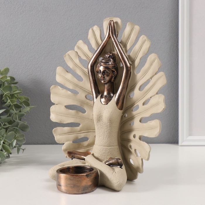 Сувенир полистоун подсвечник  Сувенир полистоун подсвечник "Девушка в позе лотоса у монстеры" под бронзу d=4,3 см 12,3х22х25 см