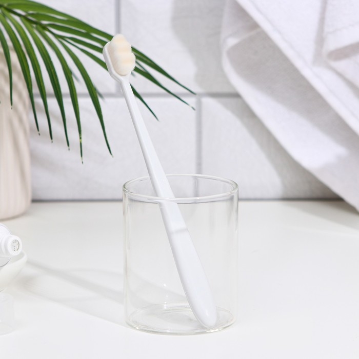 Сверхмягкая зубная щётка, 10000 щетинок, ребристая, белая Сверхмягкая зубная щётка, 10000 щетинок, ребристая, белая