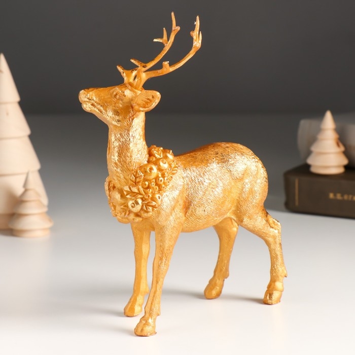 Сувенир полистоун  Сувенир полистоун "Золотой олень с венком на шее" 11,8х5,7х16,8 см