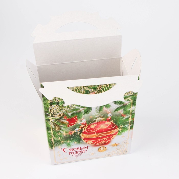 Новый год. Коробка подарочная новогодняя Ларец Новый год. Коробка подарочная новогодняя Ларец "Елочные игрушки" 18,2 х 11,5 х 26 см.