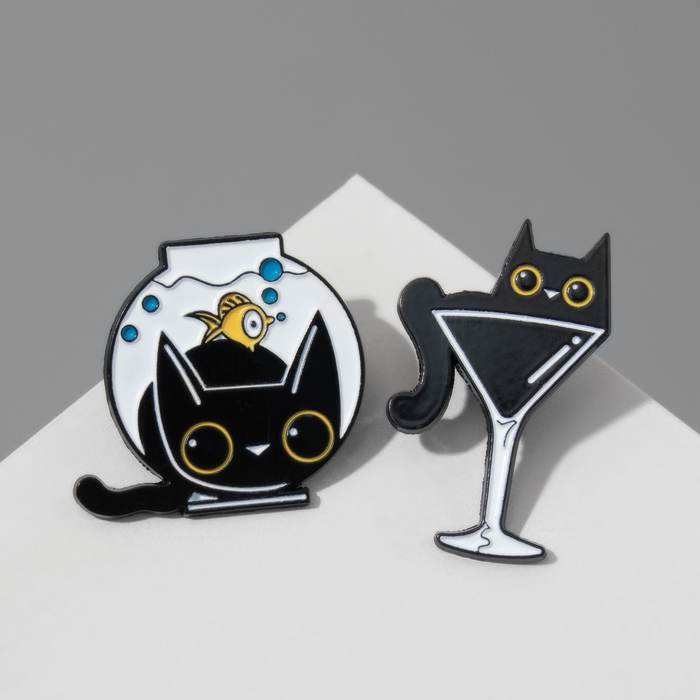 Набор значков (2шт) Набор значков (2шт) "Котики" таинственные, цвет чёрно-белый в чёрном металле
