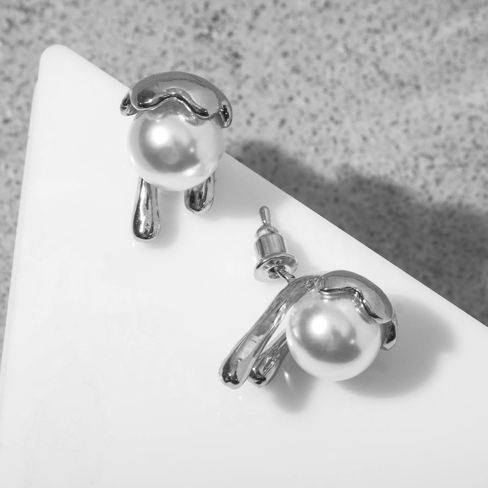 Серьги с жемчугом «Таяние», цвет белый в серебре Серьги с жемчугом «Таяние», цвет белый в серебре