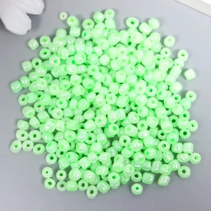 Бисер стекло 6/0  Бисер стекло 6/0 "Цветная серединка. Салат" 30 гр