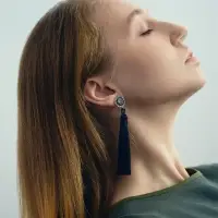 Клипсы для ушей QF &laquo;Кисти&raquo;, цвет чёрный, L кисти 7 см