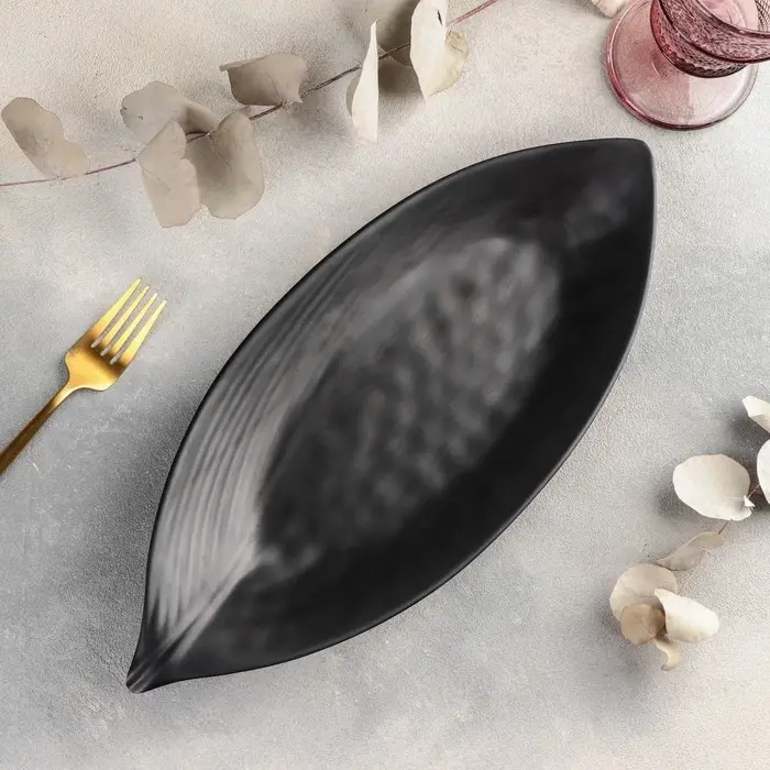 Блюдо сервировочное «Чёрный Восток», 37×15.5×3.8 см, пластик, чёрное Блюдо сервировочное «Чёрный Восток», 37×15.5×3.8 см, пластик, чёрное