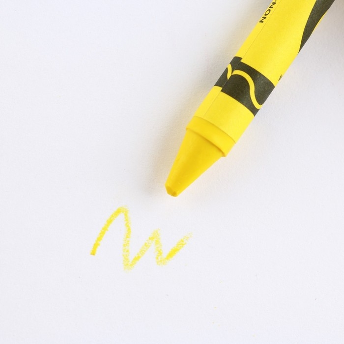 Подарочный набор Блокнот-раскраска, трафарет и восковые мелки «Волшебство внутри» Подарочный набор Блокнот-раскраска, трафарет и восковые мелки «Волшебство внутри»