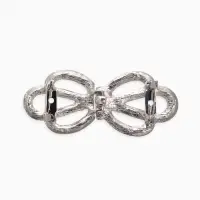 Зажим для кардигана "Ажур", корона, цвет белый в серебре Зажим для кардигана "Ажур", корона, цвет белый в серебре