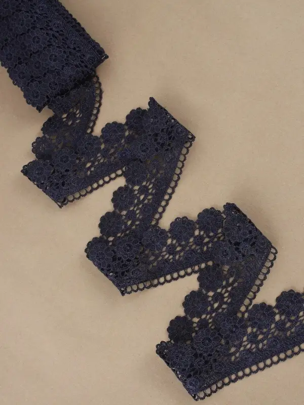 Кружево гипюровое, 60 мм, 6.8&plusmn;0.5 м, тёмно-синее