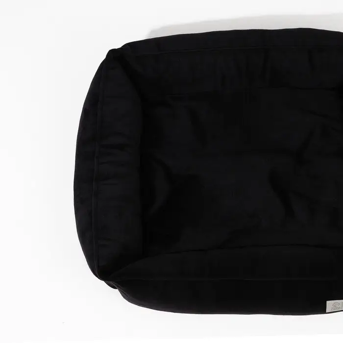 Лежанка для кошек и собак велюровая Pet Lab, 45 х 40 х 15 см, черная Лежанка для кошек и собак велюровая Pet Lab, 45 х 40 х 15 см, черная