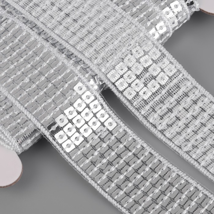 Лента декоративная с квадратными пайетками, 2,5 см, 9 ± 0,5 м, цвет серебряный Лента декоративная с квадратными пайетками, 2,5 см, 9 ± 0,5 м, цвет серебряный