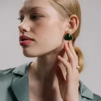 Серьги акрил &laquo;Стиль&raquo;, треугольник, цвет изумрудный прозрачный в золоте