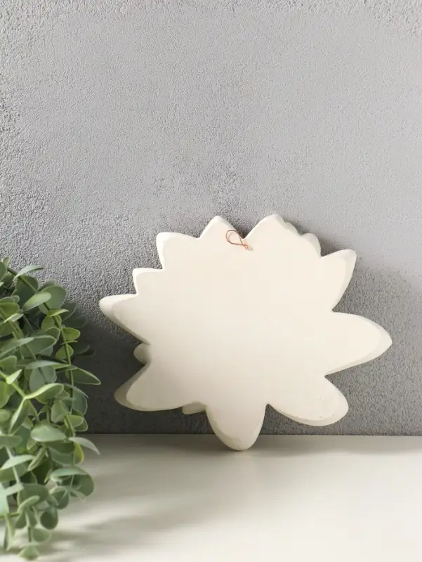 Панно настенное &laquo;Лотос&raquo; с подвесом, 13&times;15 см, белое с позолотой