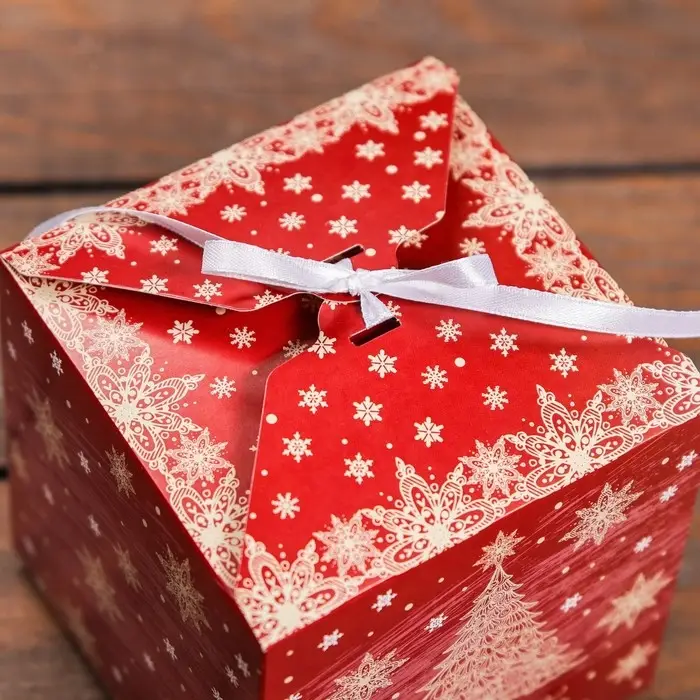 Коробка складная, подарочная новогодняя «С Новым годом и Рождеством» 12×12×12 см