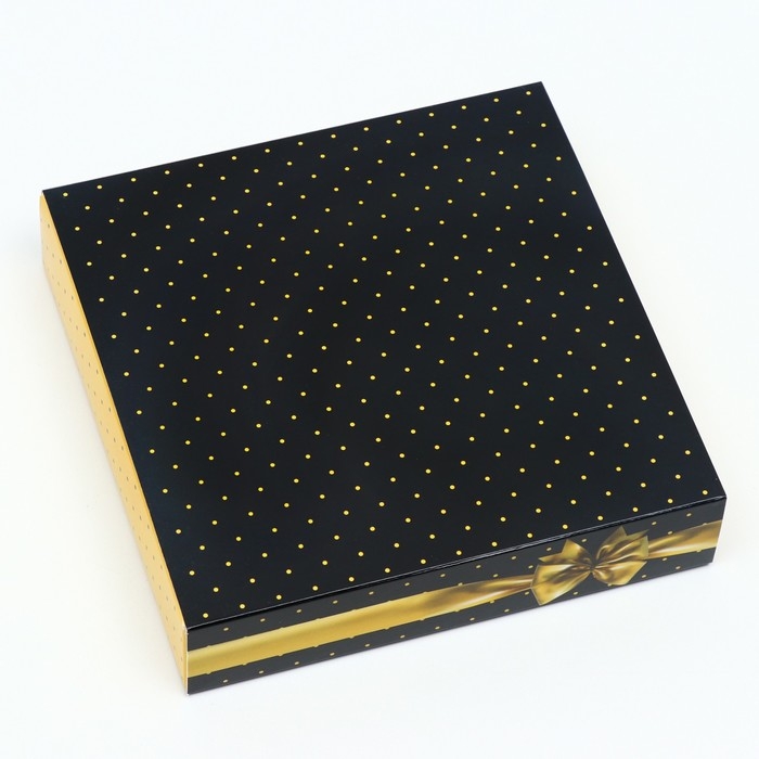 Коробка под 16 конфет  Коробка под 16 конфет "Золотой бант", 17,7 х 17,7 х 3,8 см
