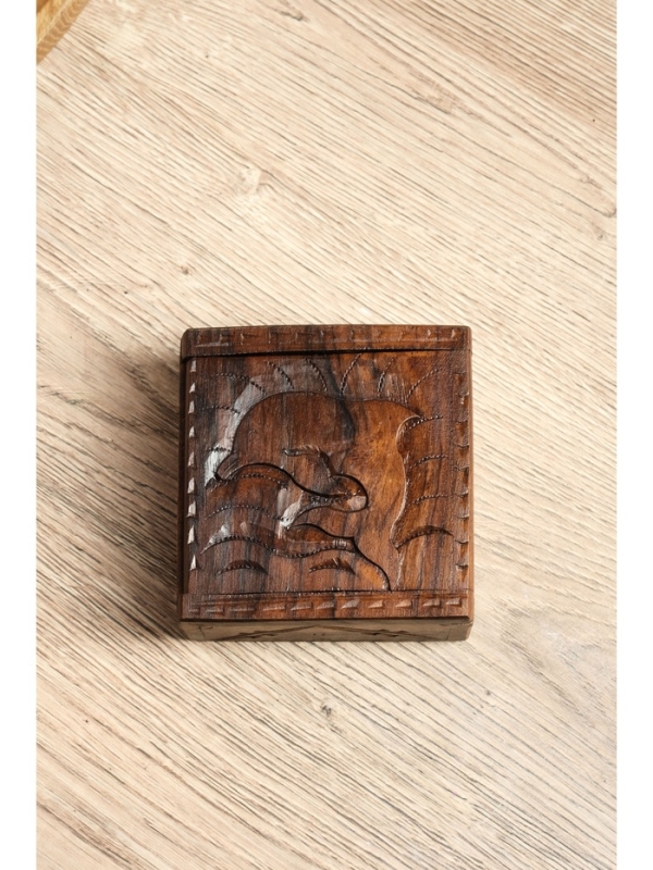 Шкатулка резная  Шкатулка резная "Дельфин" дерево соно, 10х10х5 см