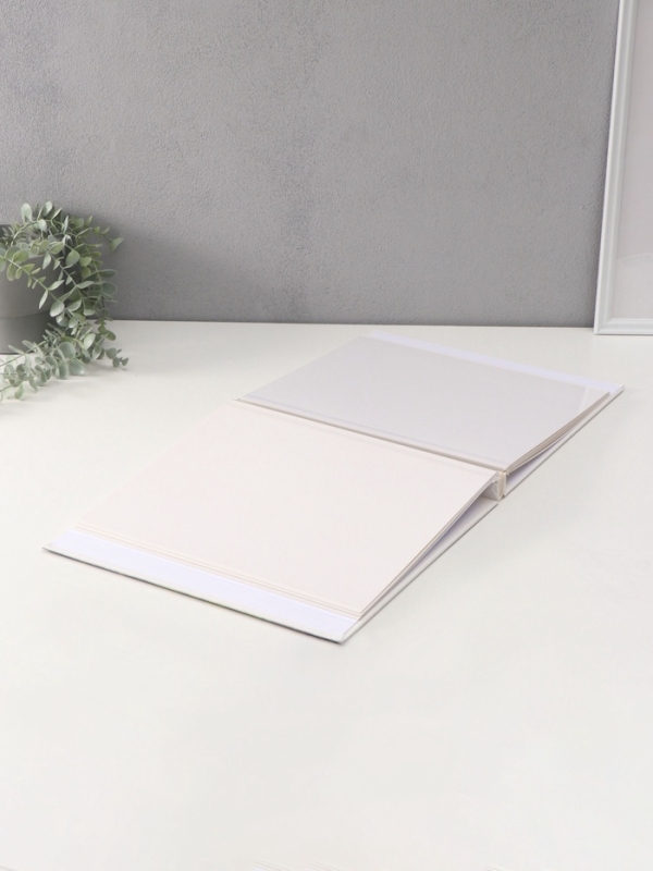 Фотоальбом магнитный 20 листов Фотоальбом магнитный 20 листов "Красная панда" кожзам, в коробке 2,6х32х33,5 см