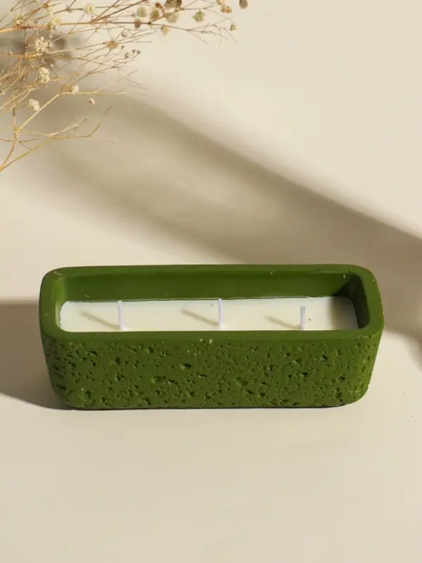 Свеча в вулканическом подсвечнике "Ящик" 3 хлопковых фитиля, зелёная 5,2х15х4,7 см