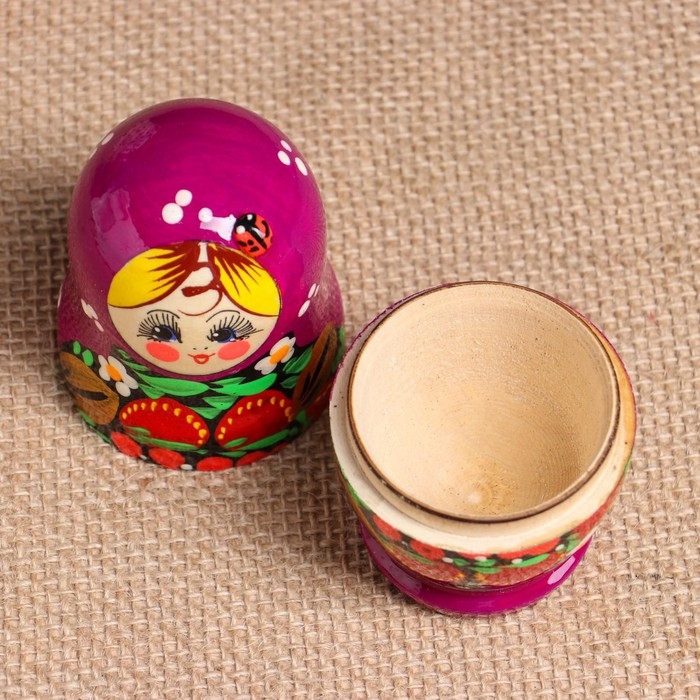 Матрёшка «Божья коровка», фиолетовый платок, 5 кукольная, 9-11 см Матрёшка «Божья коровка», фиолетовый платок, 5 кукольная, 9-11 см