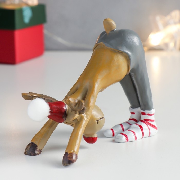 Сувенир полистоун Сувенир полистоун "Олень - йог. Адхо Мукха Шванасана" 8,5х5х10 см