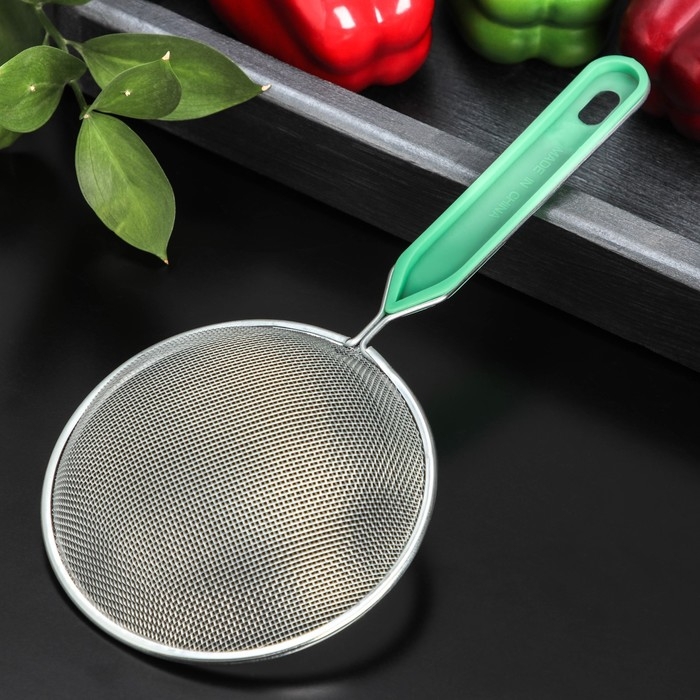 Сито для просеивания с ручкой Доляна «Хозяюшка», d=12 см, цвет зелёный Сито для просеивания с ручкой Доляна «Хозяюшка», d=12 см, цвет зелёный