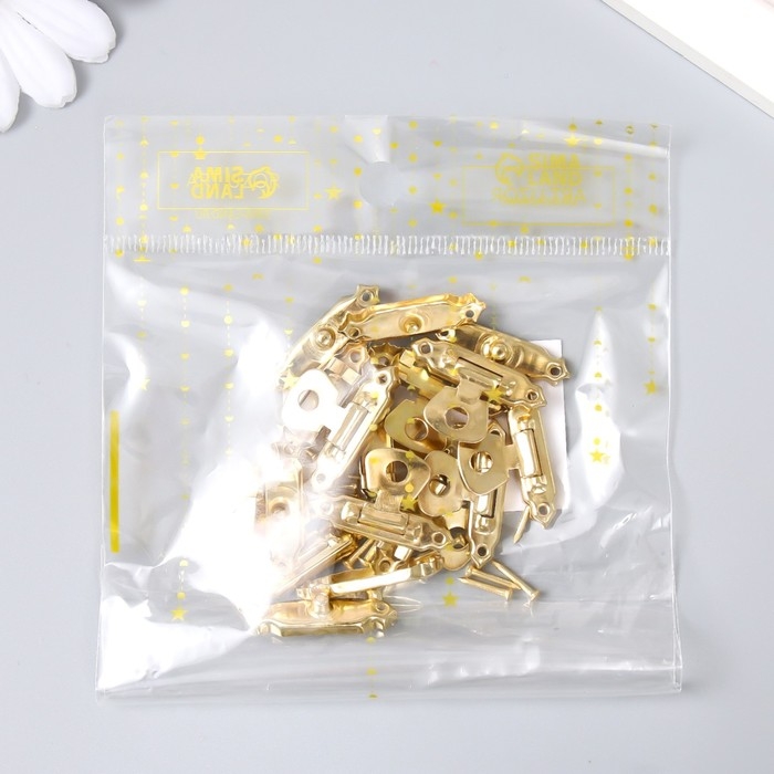 Замок металл для шкатулки золото + гвозд. набор 10 шт 1,6х2,7 см Замок металл для шкатулки золото + гвозд. набор 10 шт 1,6х2,7 см