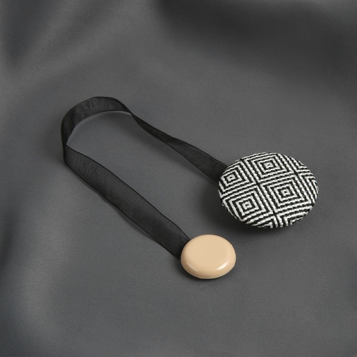 Подхват для штор «Круг», d = 5 см, цвет чёрно-белый Подхват для штор «Круг», d = 5 см, цвет чёрно-белый