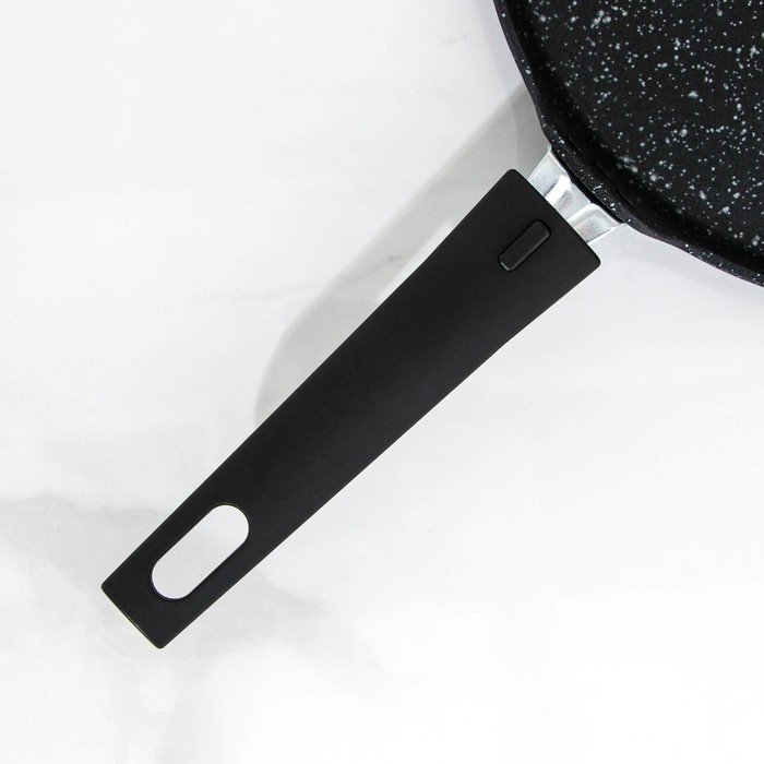 Сковорода блинная, d=24 см, пластиковая ручка, антипригарное покрытие, цвет тёмный мрамор Сковорода блинная, d=24 см, пластиковая ручка, антипригарное покрытие, цвет тёмный мрамор