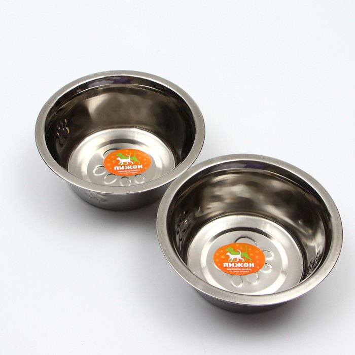 Набор из 2 рельефных мисок на подставке, 2 х 450 мл Набор из 2 рельефных мисок на подставке, 2 х 450 мл