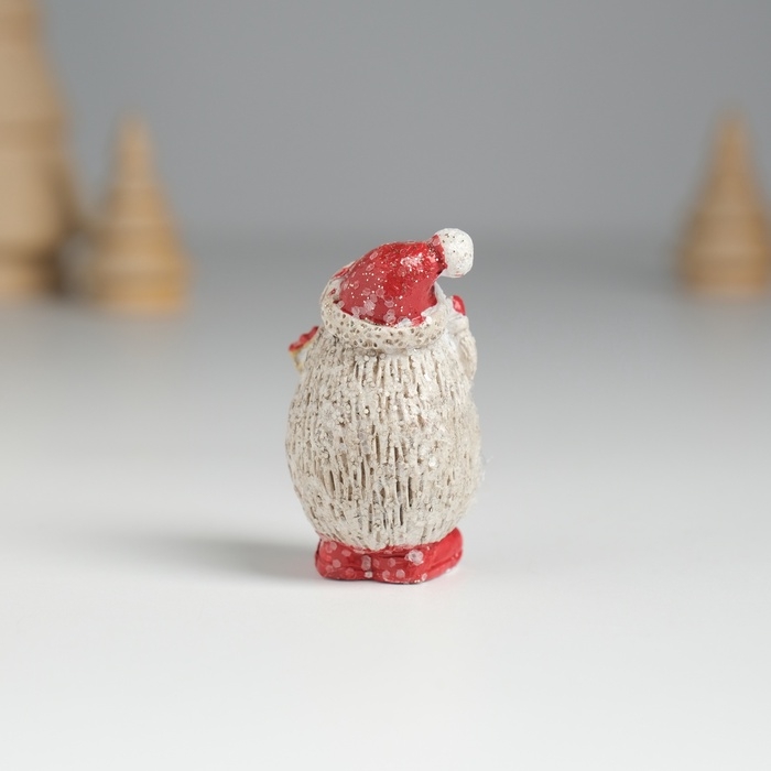 Сувенир полистоун  Сувенир полистоун "Ёжик в красной шапочке и валенках " МИКС 2,8х2,8х4,7 см
