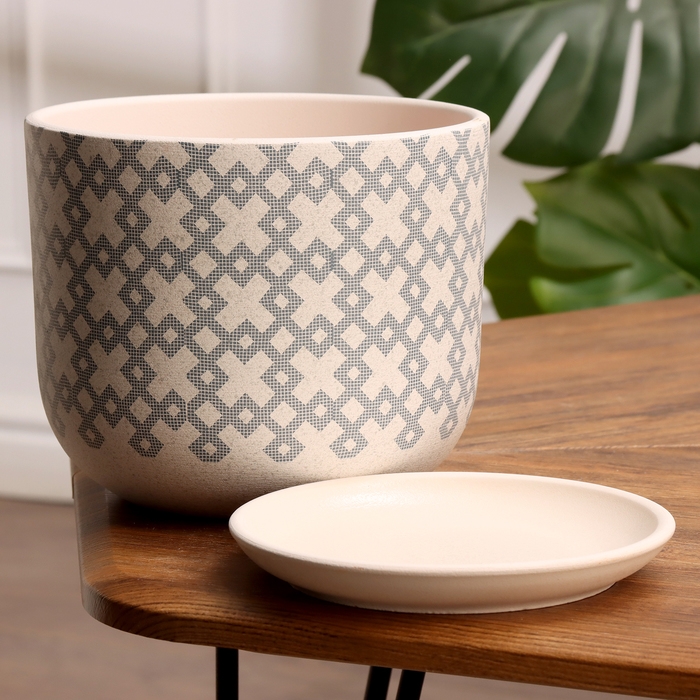 Горшок цветочный Кросс белый бук №3, 2,9 л, d - 19 см Горшок цветочный Кросс белый бук №3, 2,9 л, d - 19 см