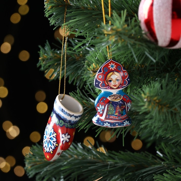 Набор ёлочных игрушек Набор ёлочных игрушек "Машенька и варежка", 6 см