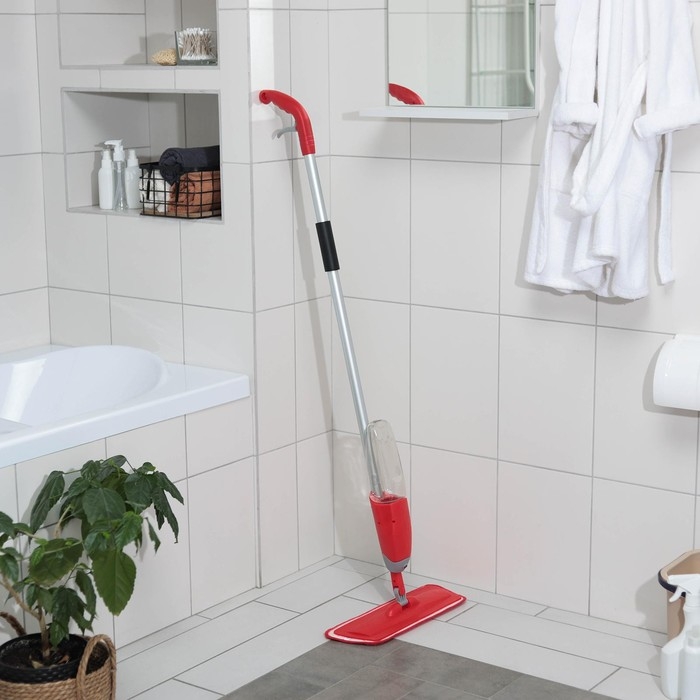 Швабра для мытья пола с распылителем Доляна, насадка из микрофибры 40×14 см, металлическая ручка 125 см, цвет МИКС Швабра для мытья пола с распылителем Доляна, насадка из микрофибры 40×14 см, металлическая ручка 125 см, цвет МИКС