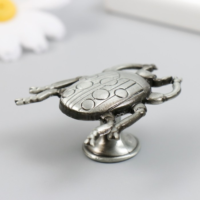 Ручка для шкатулки металл Ручка для шкатулки металл "Божья коровка" состаренное серебро 4,8х4,3 см