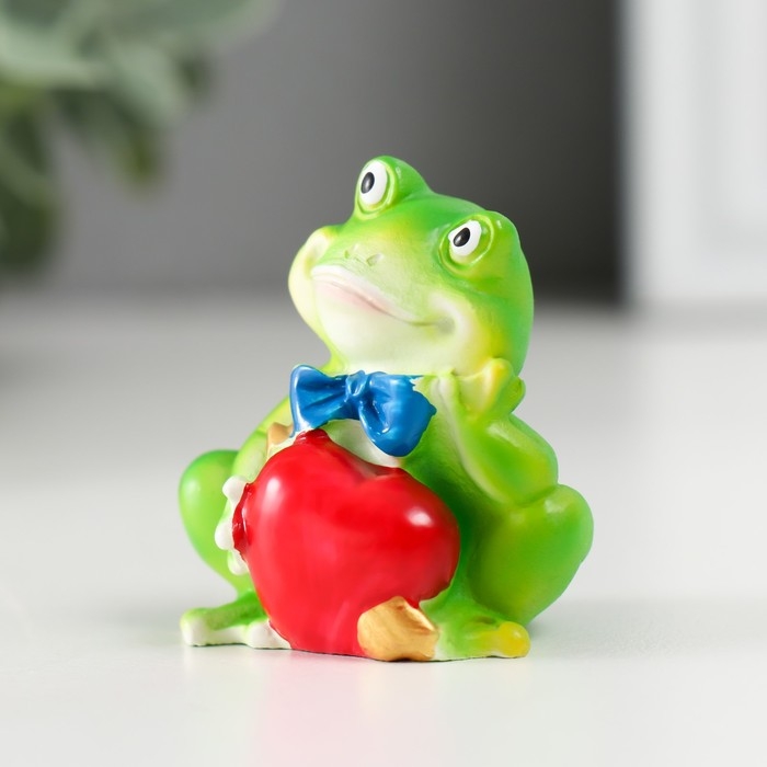 Сувенир полистоун Сувенир полистоун "Влюбленная лягушка" МИКС 3х4,3х4,5 см