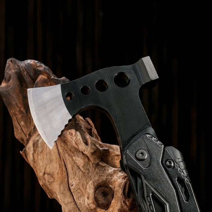 Мультитул с плоскогубцами и топором Мультитул с плоскогубцами и топором