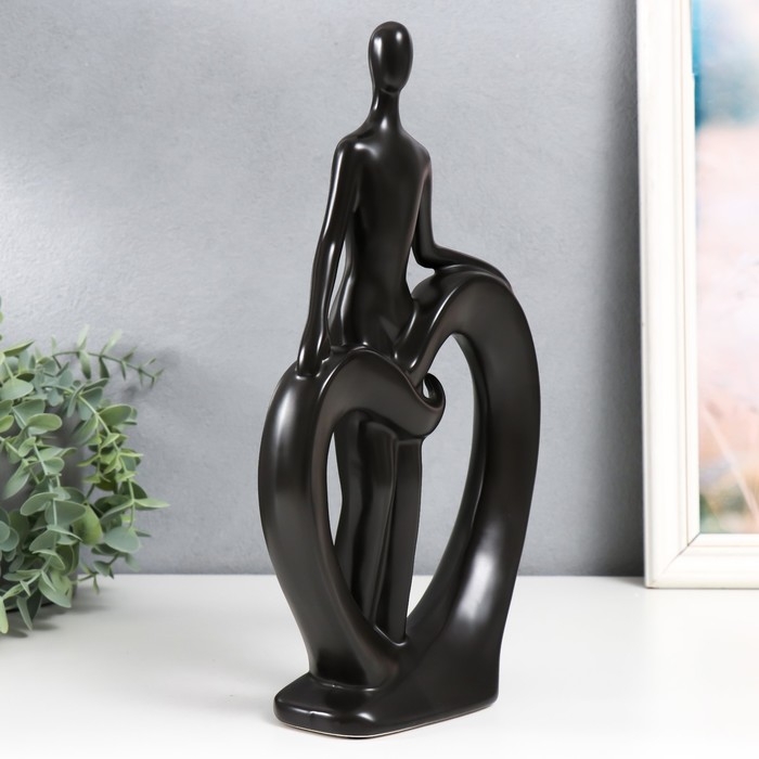 Сувенир керамика  Сувенир керамика "Человек и сердце" чёрный 7х18х31,5 см