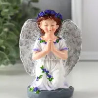 Сувенир полистоун "Девочка-ангел в цветочном платье, венке - молитва" фиолет 8,5х6,2х10,5 см   10902