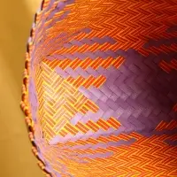 Сумка плетёная пластиковая 20х10х30 см, цв. сиренево-жёлтый Сумка плетёная пластиковая 20х10х30 см, цв. сиренево-жёлтый