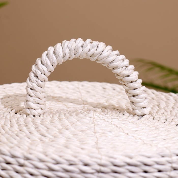 Корзина плетёная с крышкой 27х27х35 см Корзина плетёная с крышкой 27х27х35 см