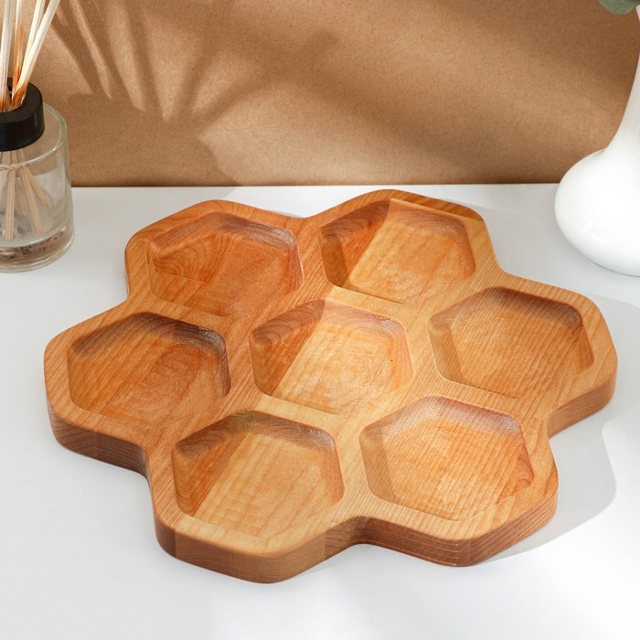 Менажница Adelica «Соты», 7 секций, d=27×1,8 см, берёза Менажница Adelica «Соты», 7 секций, d=27×1,8 см, берёза