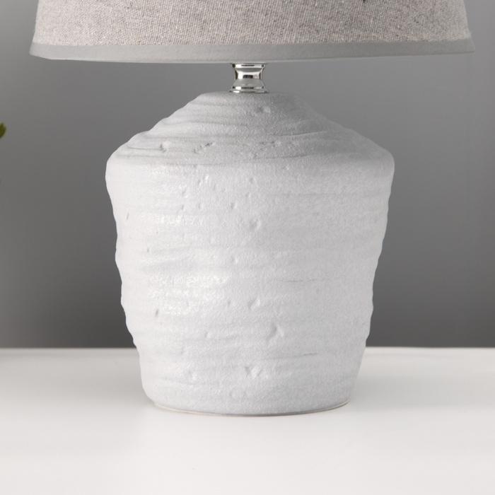 Настольная лампа с абажуром RISALUX «Небраска», 1×40 Вт, Е27, серый, 20×20×32 см Настольная лампа с абажуром RISALUX «Небраска», 1×40 Вт, Е27, серый, 20×20×32 см