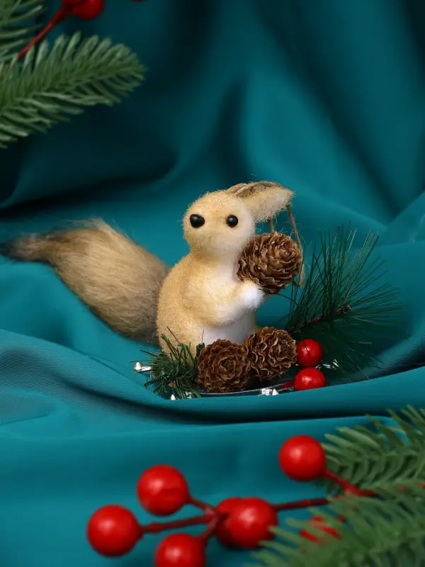 Украшение ёлочное Украшение ёлочное "Бельчонок на веточке" 7,5х12 см, бежевый