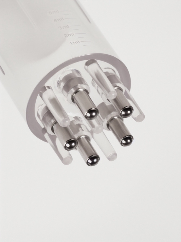 Массажер д/головы с резервуаром d2.7*5.5см 5мл мерная шкала пластик к/короб QF Массажер д/головы с резервуаром d2.7*5.5см 5мл мерная шкала пластик к/короб QF