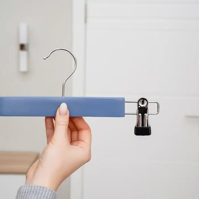 Вешалка для брюк и юбок деревянная с зажимами SAVANNA &laquo;Тэри&raquo;, 28&times;11.5&times;2.8 см, синяя