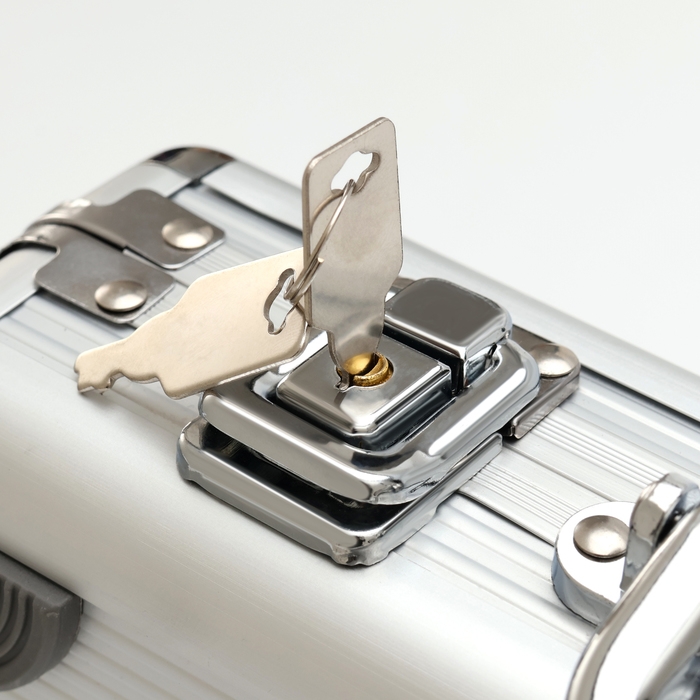 Металлический кейс, 38 х 21 х 6.5 см Металлический кейс, 38 х 21 х 6.5 см