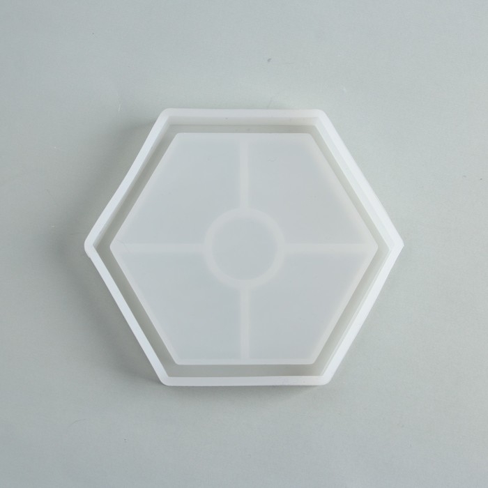 Набор для создания поддона из гипса с сухоцветами «Шестиугольник» Набор для создания поддона из гипса с сухоцветами «Шестиугольник»