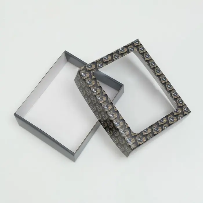 Коробка крышка - дно Love, с окном, 18×15×5 см