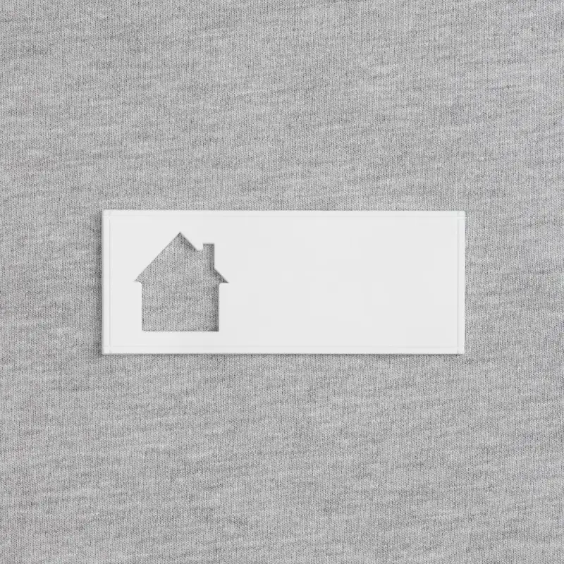 Лейбл из ПВХ с вырубкой «Дом», белый Лейбл из ПВХ с вырубкой «Дом», белый