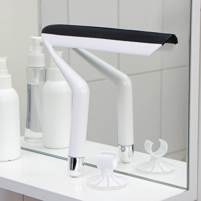 Водосгон с держателем на вакуумной присоске, 23,5×20,5×2 см Водосгон с держателем на вакуумной присоске, 23,5×20,5×2 см